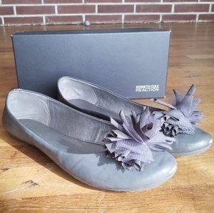 Kenneth Cole Reaction ballet flats